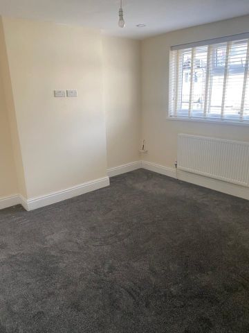 5 Bed Terraced House, Dunsford Road, B66 - Photo 5