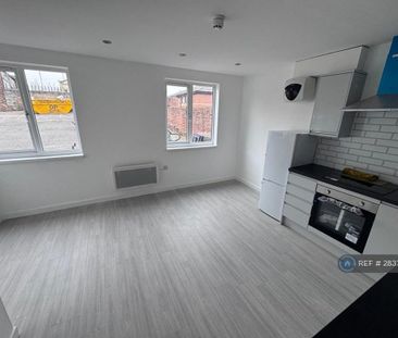 1 bedroom flat to rent - Photo 2