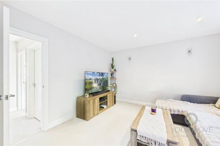 4 bedroom terraced house to rent - Photo 2