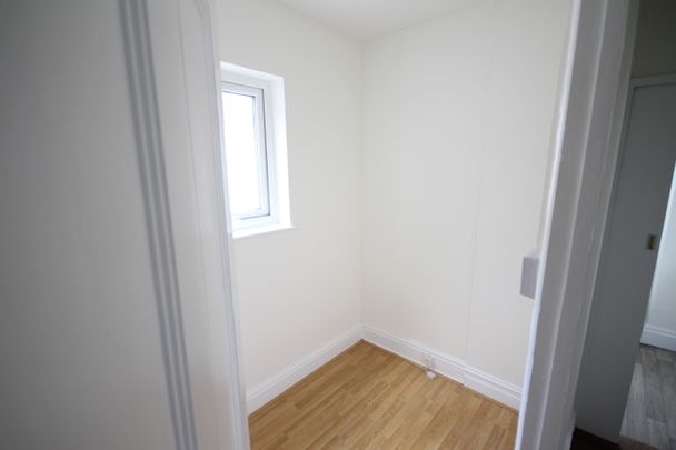 The Grove, Northants, Kettering, NN15 - Photo 1