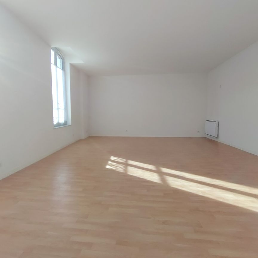 Location Appartement 3 pièces 95m² VARENNES SUR ALLIER 03150 - Photo 1
