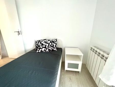 Calle de Isidro Fernández, Madrid, Community of Madrid 28034 - Photo 4