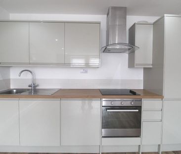 2 bedroom apartment to rent - Photo 2