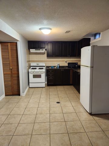 For Lease - 43 Chadwick Drive, Ajax, Ontario - Photo 2