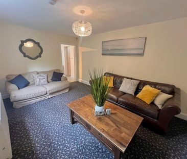 6 bedroom house to rent - Photo 2