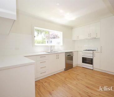 Home In super central location! - Photo 6