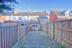 2 BEDROOM House - Mid Terrace - Photo 5