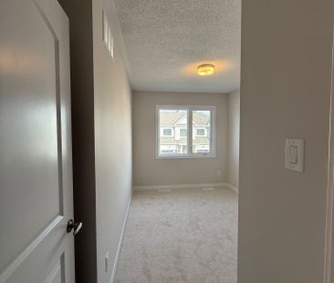 For Lease - 22 Sintaluta Walk, Stittsville - Munster - Richmond, On... - Photo 6