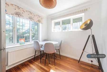 3 bedroom detached house to rent - Photo 4