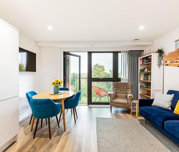 2 bedroom flat to rent - Photo 2