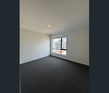 Contemporary Comfort in the Heart of South Morang - Photo 4