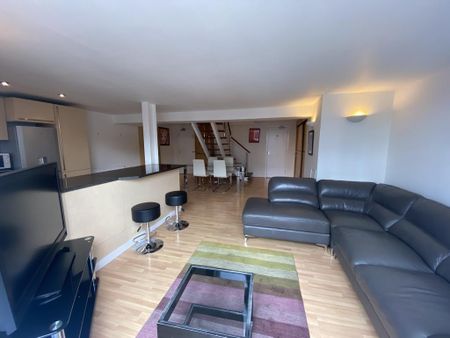 2 bedroom penthouse to rent - Photo 2