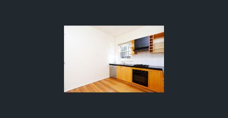 2 Bedroom spacious property in Prahran - Photo 2