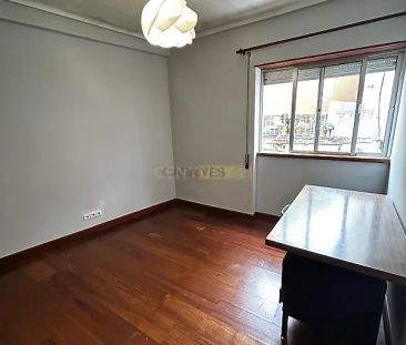 Apartment T2 in Coimbra (Sé Nova, Santa Cruz, Almedina e São Bartol... - Photo 3