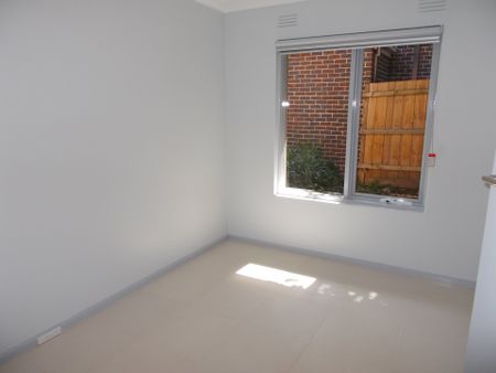 Stylish 1-Bedroom Apartment in Prime Caulfield North Location - Photo 3
