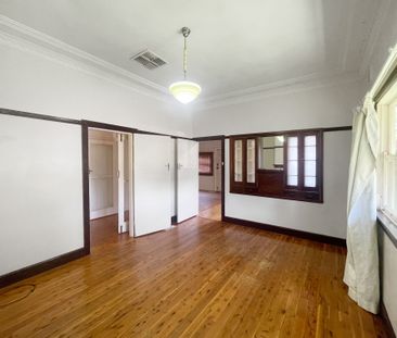 Beautiful home in the heart of South Dubbo - Photo 6