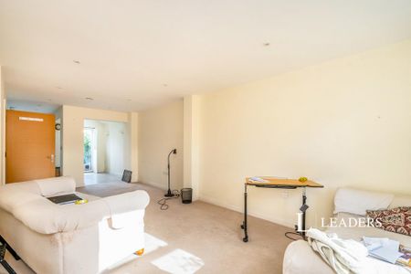 3 bedroom terraced house to rent - Photo 2