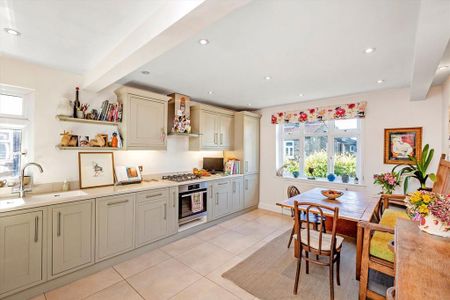 3 bedroom maisonette to rent - Photo 5