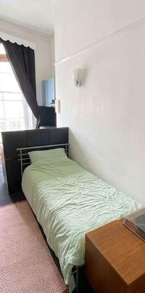 Lansdowne Place, Hove, BN3 - Photo 1