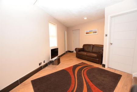 2 bedroom detached house to rent - Photo 2