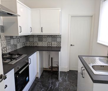 Gilbert Crescent, Llanelli, Carmarthenshire, SA15 3PY - Photo 2