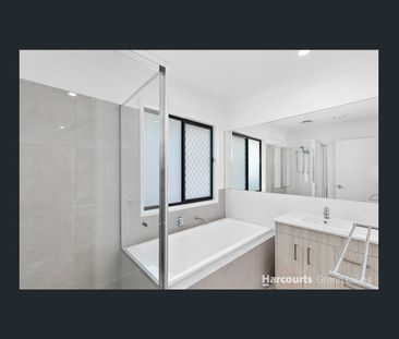 Modern Family Home - Photo 5