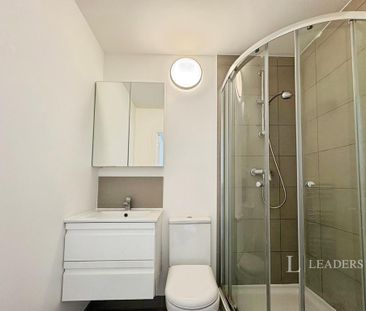 Studio to rent - Photo 5