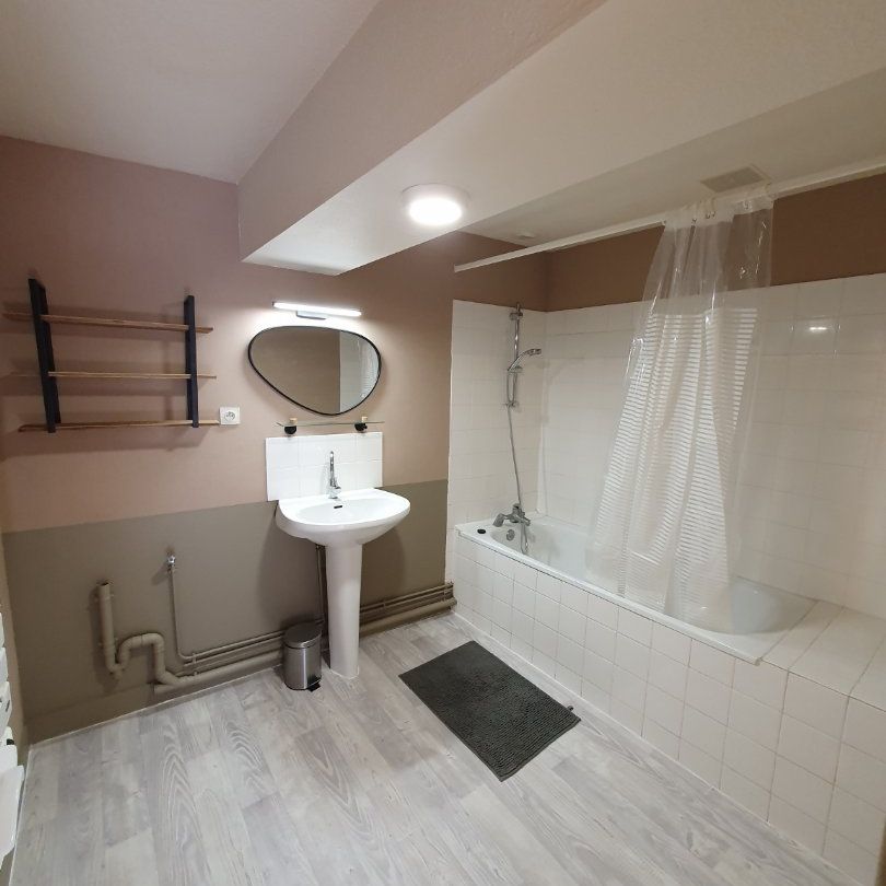 Location Appartement 3 pièces 63m² JARNAC 16200 - Photo 1