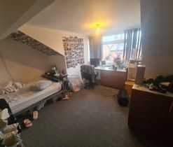 6 Bed - 53 Chestnut Avenue, Hyde Park, Leeds - LS6 1AZ - Student - Photo 3