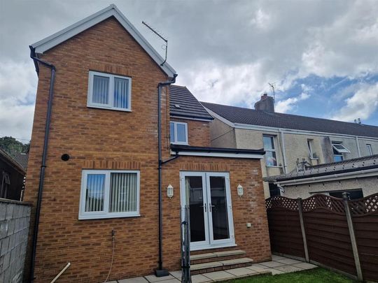 3 bedroom detached house to rent - Photo 1