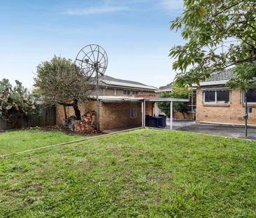 Family Living at Its Finest – Warm, Welcoming & Perfect for Enterta... - Photo 4