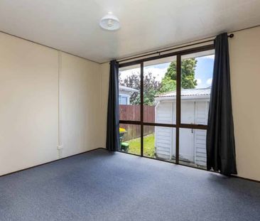 Comfortable 2-Bedroom Home - Photo 5