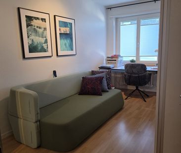 FOR A SINGLE PERSON IN ZUG, FURNISHED, TEMPORARY - Photo 1