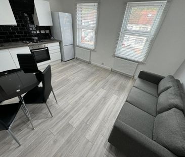 3 bedroom maisonette to rent - Photo 6