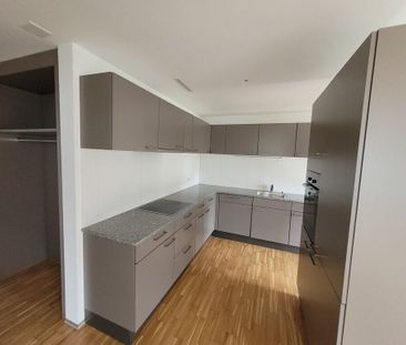 Grosszügige Wohnung mit Gartensitzplatz - Photo 5