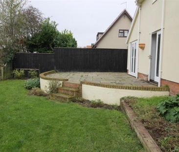 4 bedroom detached house to rent - Photo 4