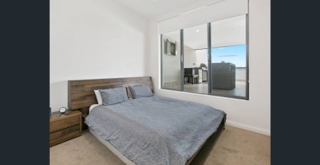 One Bedroom Apartment with Massive Outdoor Entertaining Balcony - Photo 5