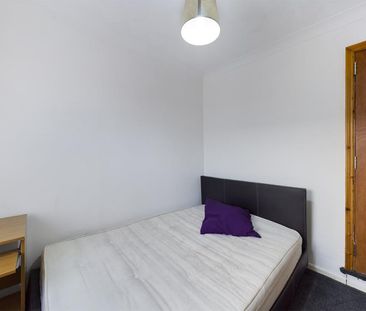 3 bedroom House To Let - Photo 4