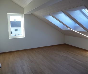 "Moderne Dachwohnung in ruhigem Wohnquartier" - Foto 3