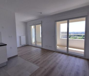 location Appartement T2 DE 38.5m² À NOISY LE GRAND - Photo 2