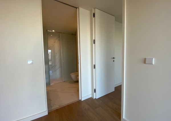 Apartamento T1 para Arrendamento com Varanda e Lugar de Estacionamento em Paranhos