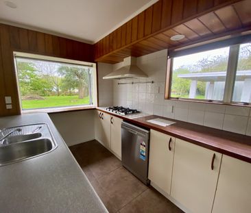 Property Management191 Postman Road, Dairy Flat - House for Rent - Photo 3