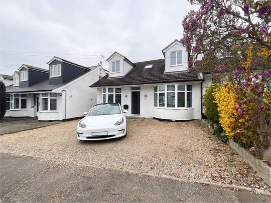 4 bedroom semi-detached house to rent - Photo 1