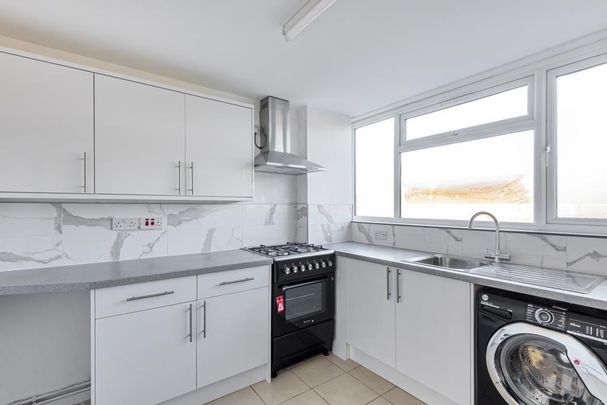 3 bedroom apartment to rent - Photo 1