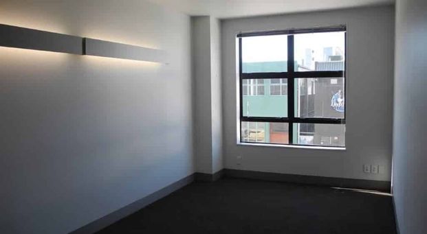 Chic Te Aro Studio Apt with Lift Access - Photo 1