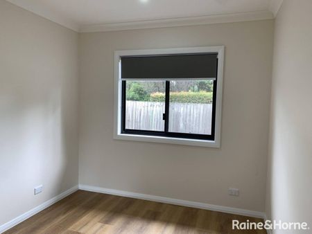 Charming Two-Bedroom Home - Convenient Location! - Photo 4
