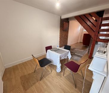 2 bedroom terraced house to rent - Photo 3