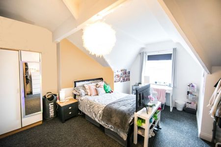 Estcourt Avenue, Headingley, Leeds - Photo 2