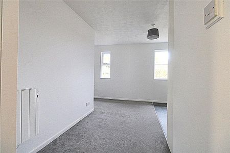2 bedroom maisonette to rent - Photo 3