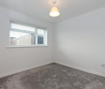 2 bedroom detached bungalow to rent - Photo 2